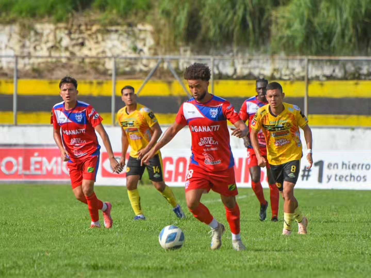Firpo vence 3-1 a Platense y toma el liderato en la recta final del torneo
