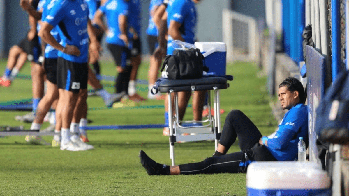Mario González abandona el entrenamiento de la selección