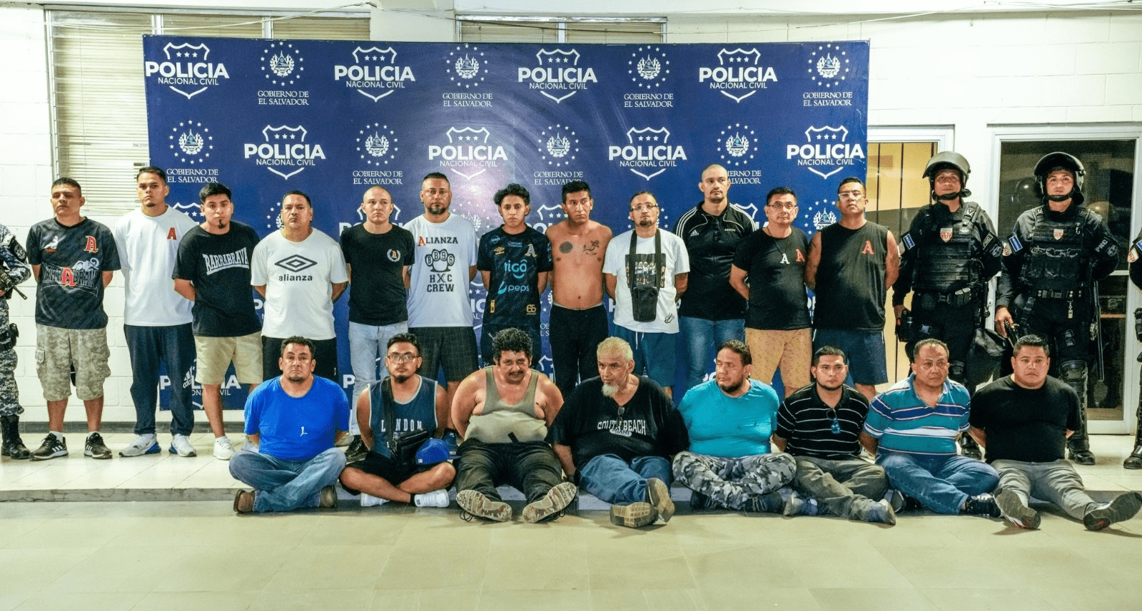 Capturan a aficionados del Alianza tras violento ataque a seguidores del FAS