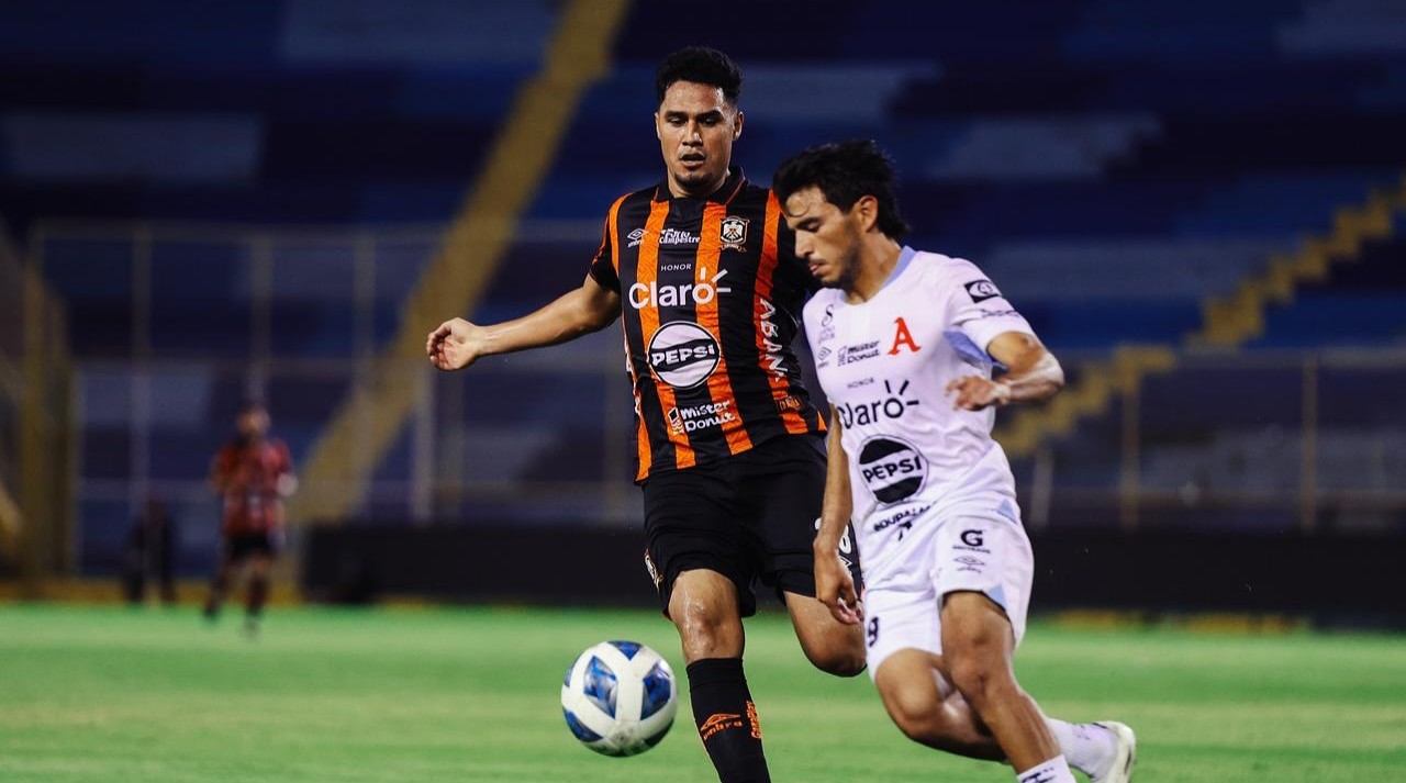 Águila derrota por la mínima al Alianza en el Cuscatlán