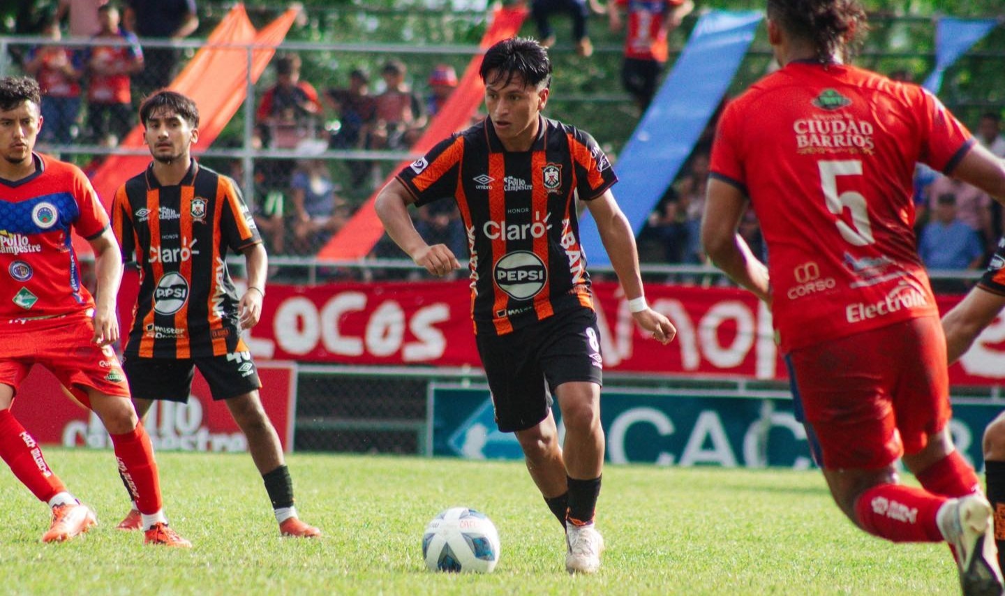 Águila derrota al Cacahuatique en Chapeltique