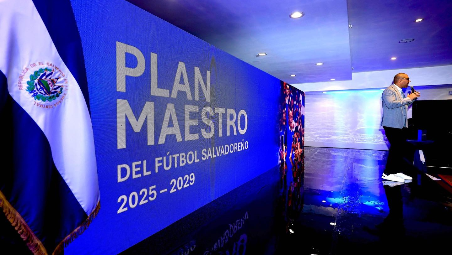 Yamil Bukele presentó su Plan Maestro para presidir la FESFUT