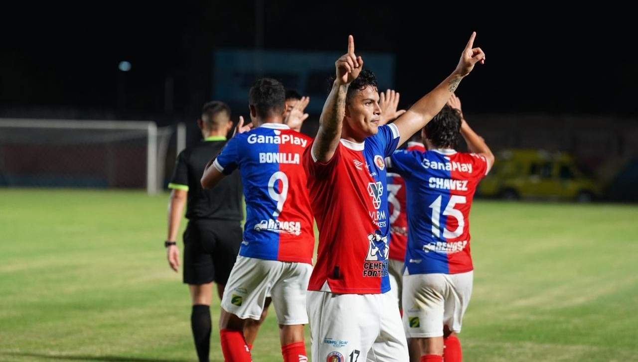 FAS remonta sobre lo último y vence al Cacahuatique en el Quiteño