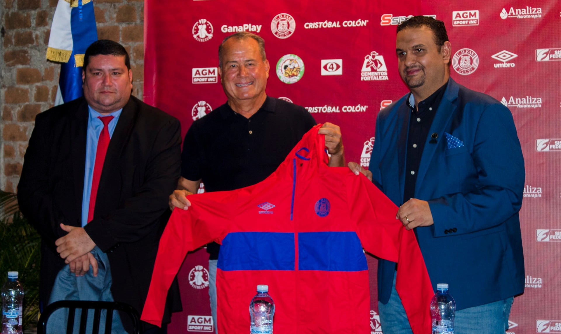 Efraín Flores deja de ser Director Deportivo de Club Deportivo FAS