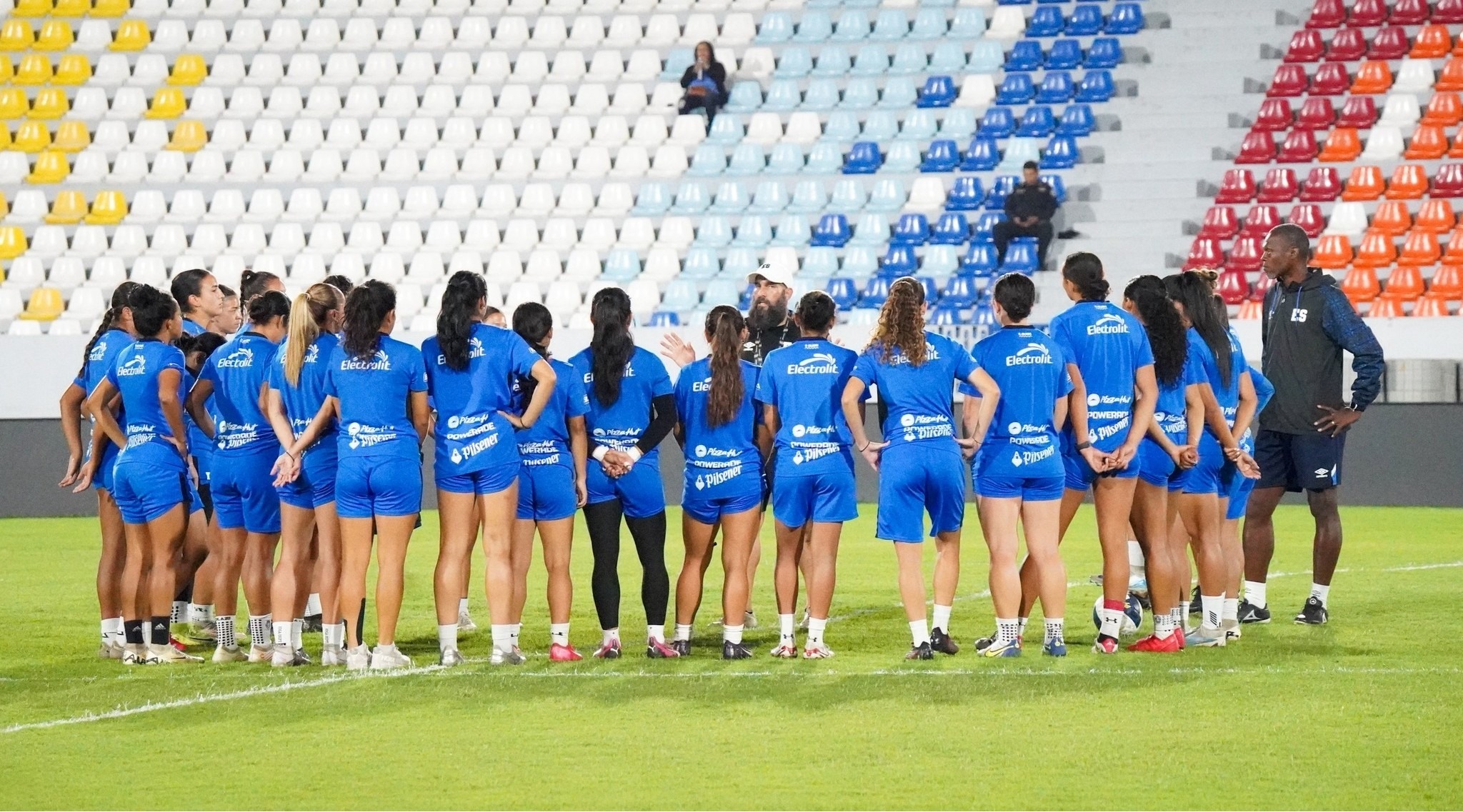 La Selecta Femenina empieza su camino mundialista ante Honduras