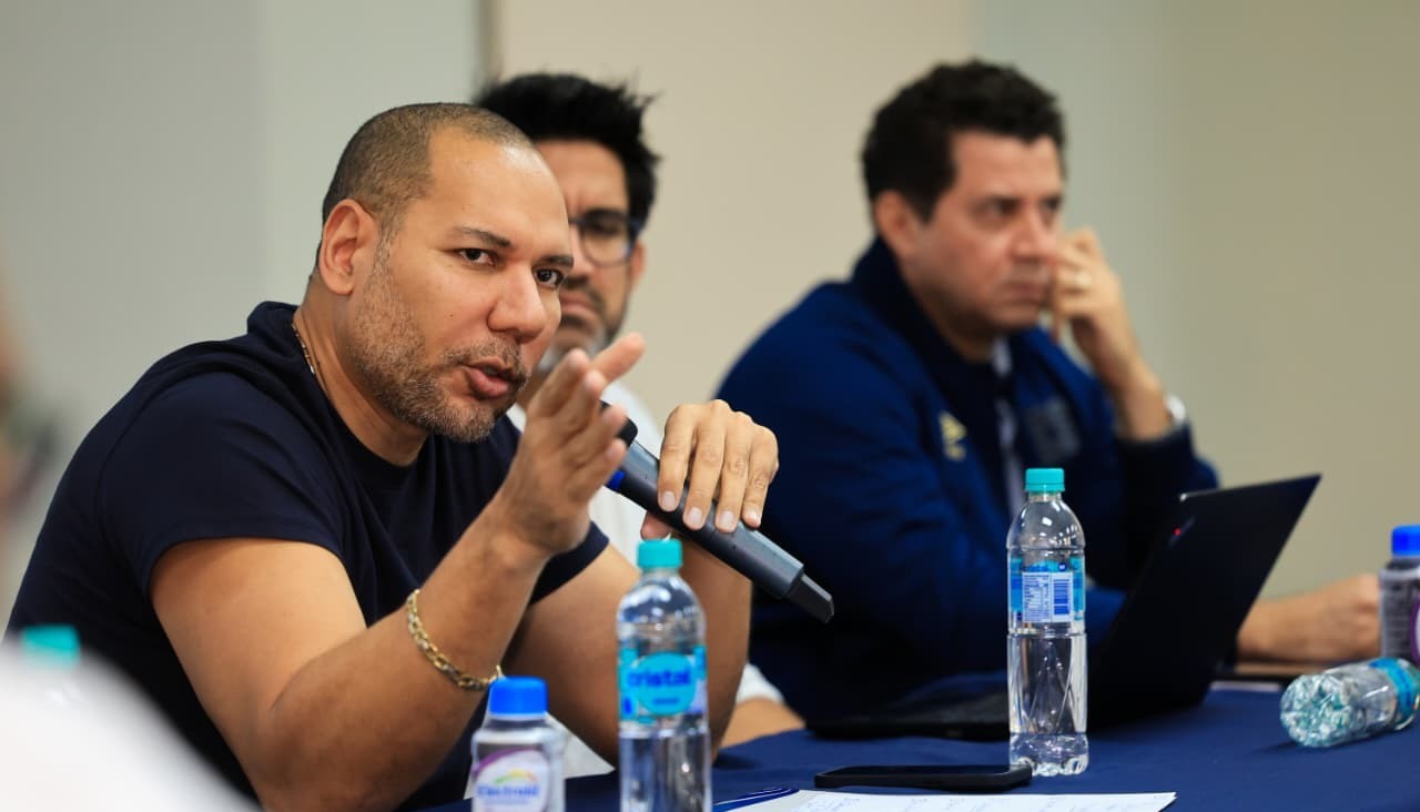 “Tenemos que empujar el barco al mismo destino” Yamil Bukele