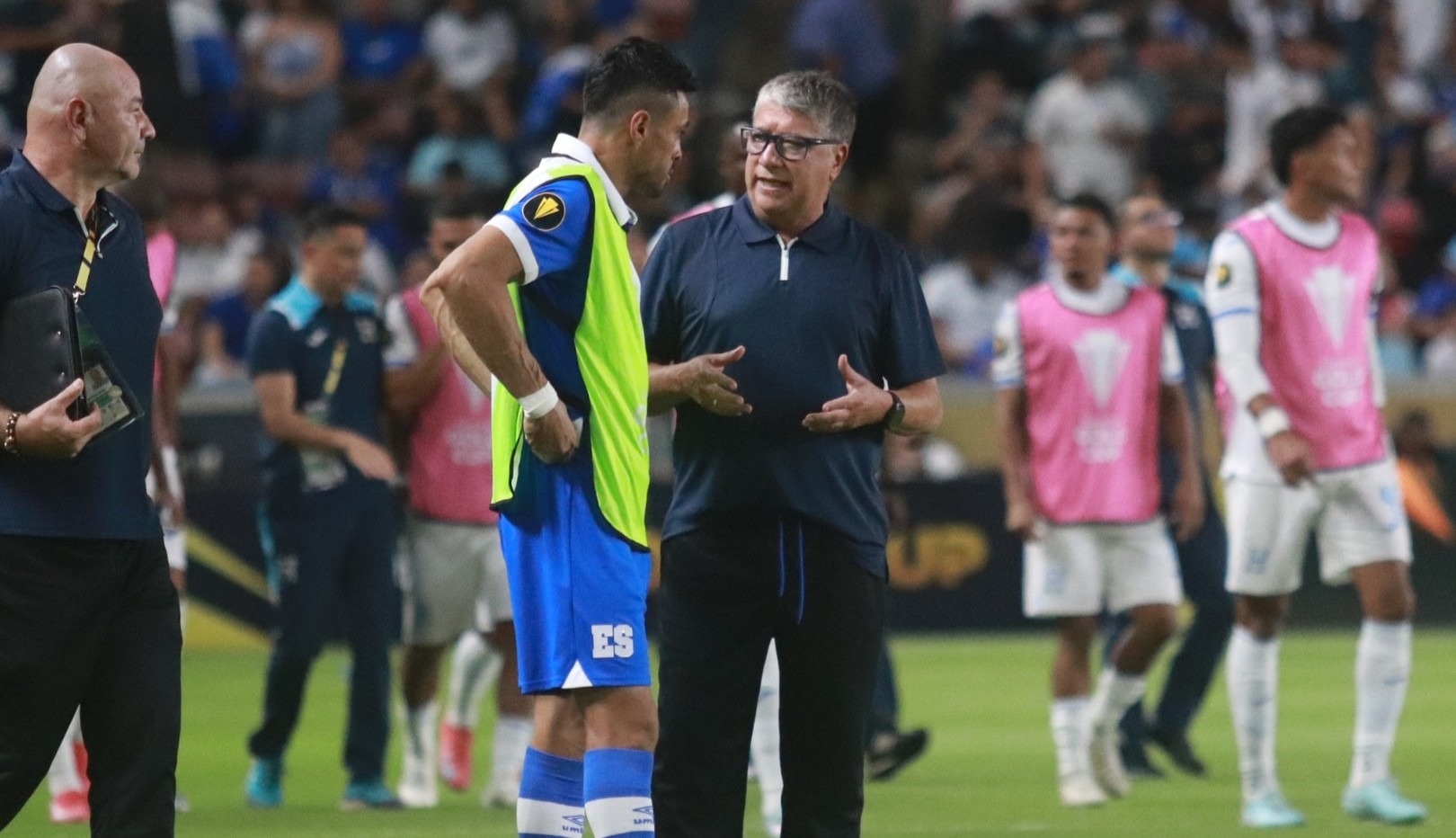 “No he tenido ni un diálogo con él” Bolillo Gómez sobre Darwin Cerén