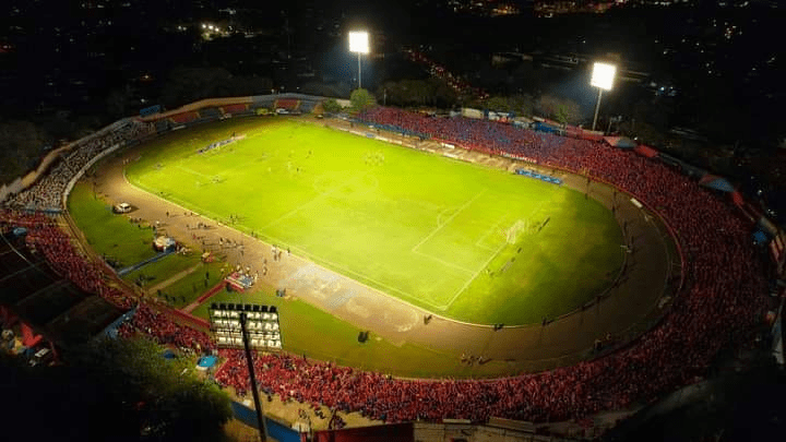 BCIE financiará la modernización de 13 escenarios deportivos en El Salvador