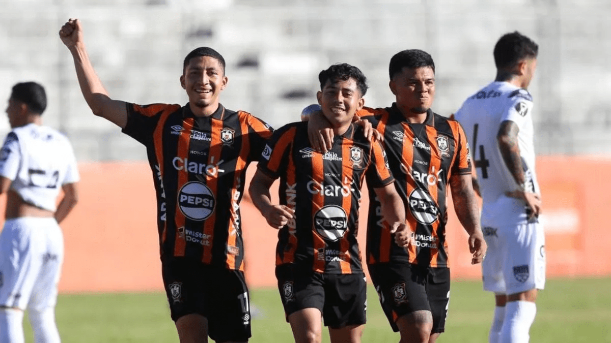 Águila derrota al Hércules y suma su primera victoria del torneo