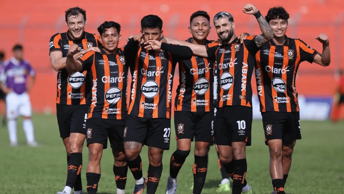 Águila golea al Platense previo al Clásico Nacional