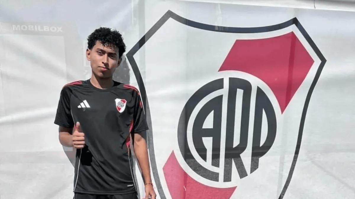 River Plate ficha al salvadoreño Enry Hernández