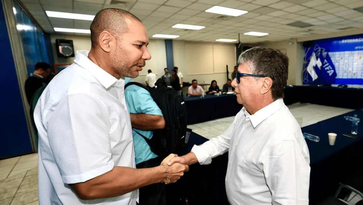 Estos son los técnicos de las selecciones de El Salvador para el 2026