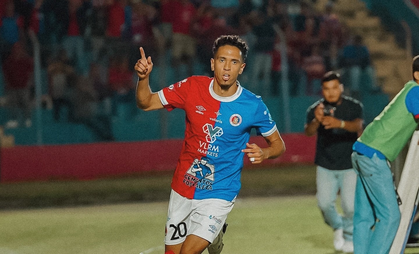 Águila se va goleado del Oscar Quiteño