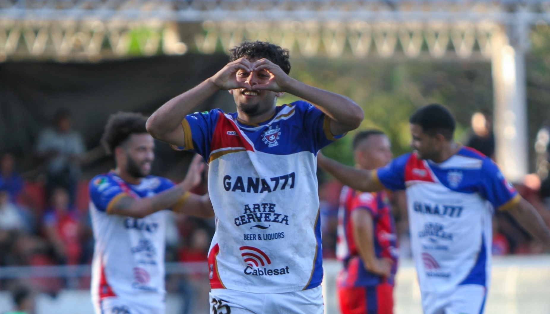 Firpo remontó en Chapeltique