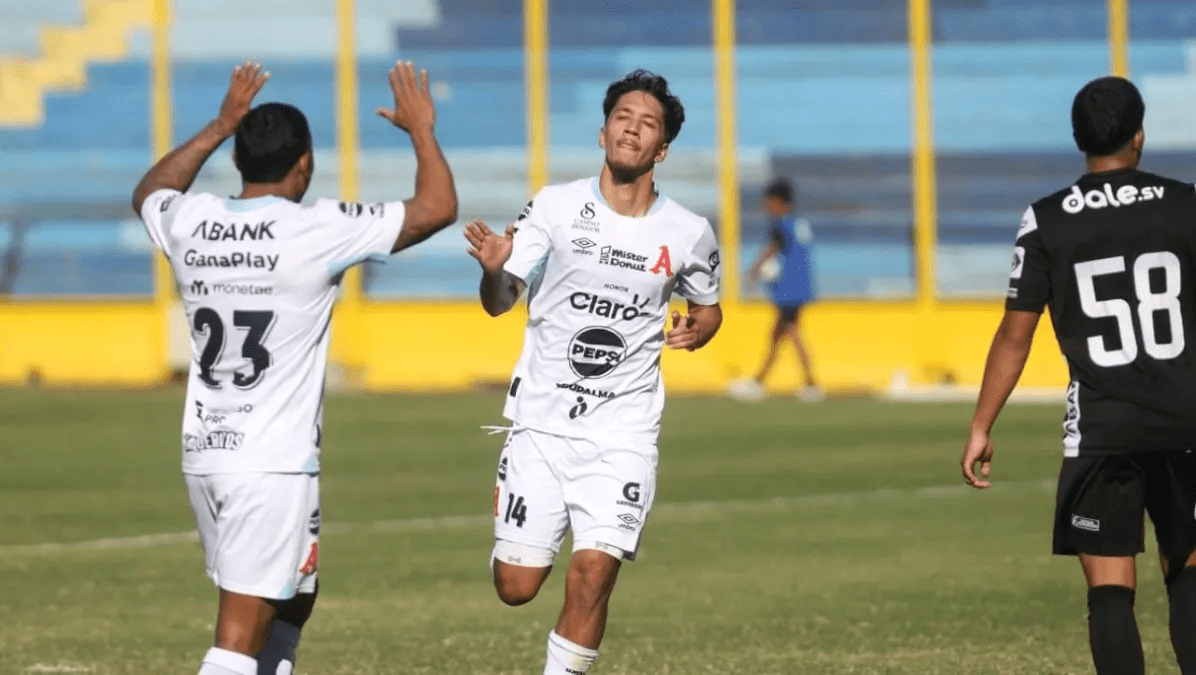 Alianza goleó al Hércules en el Cuscatlán
