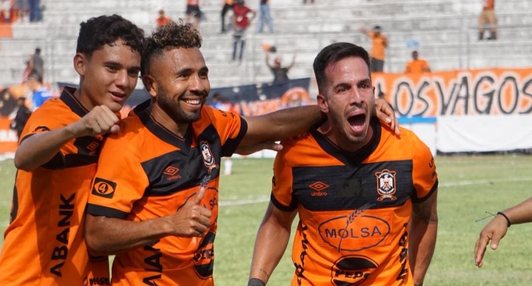 Águila golea a FAS y acaba con su invicto