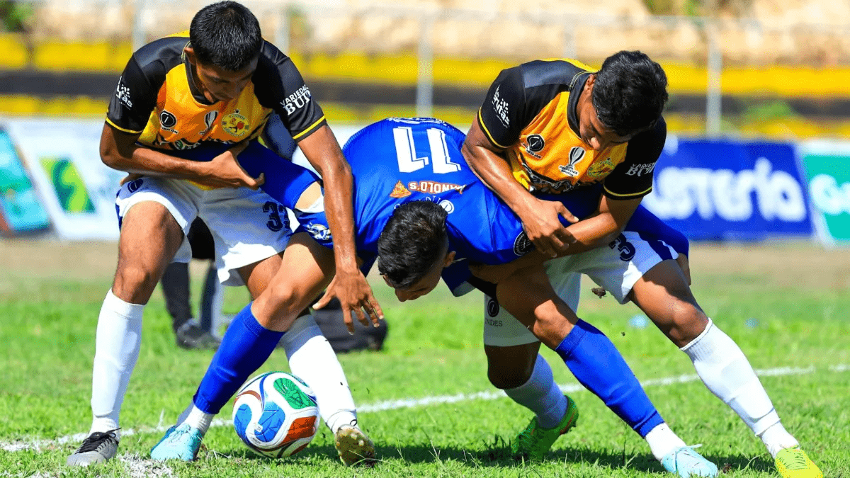 Platense y Fuerte empatan a uno en los octavos de la Copa Presidente