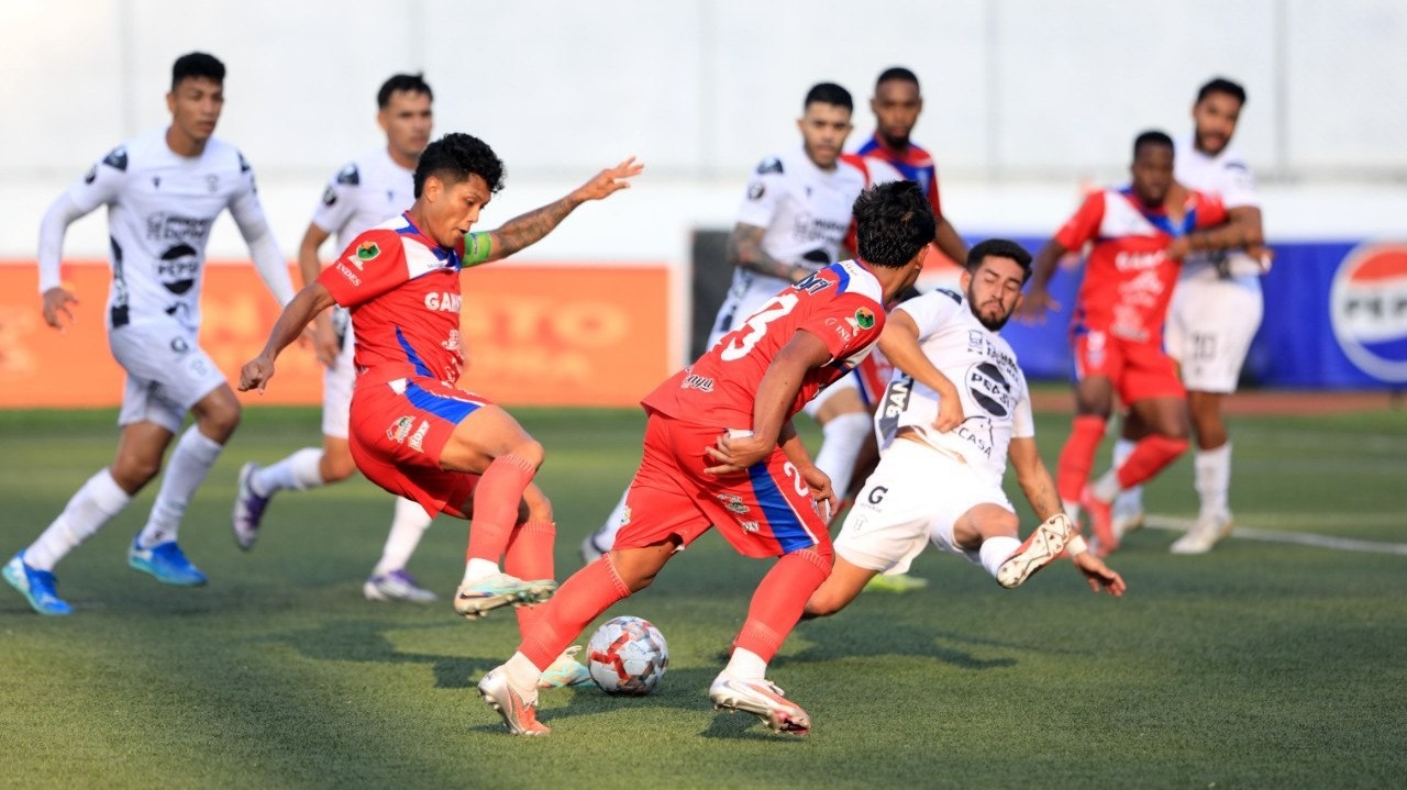 Hércules y Firpo empatan en un partido intenso