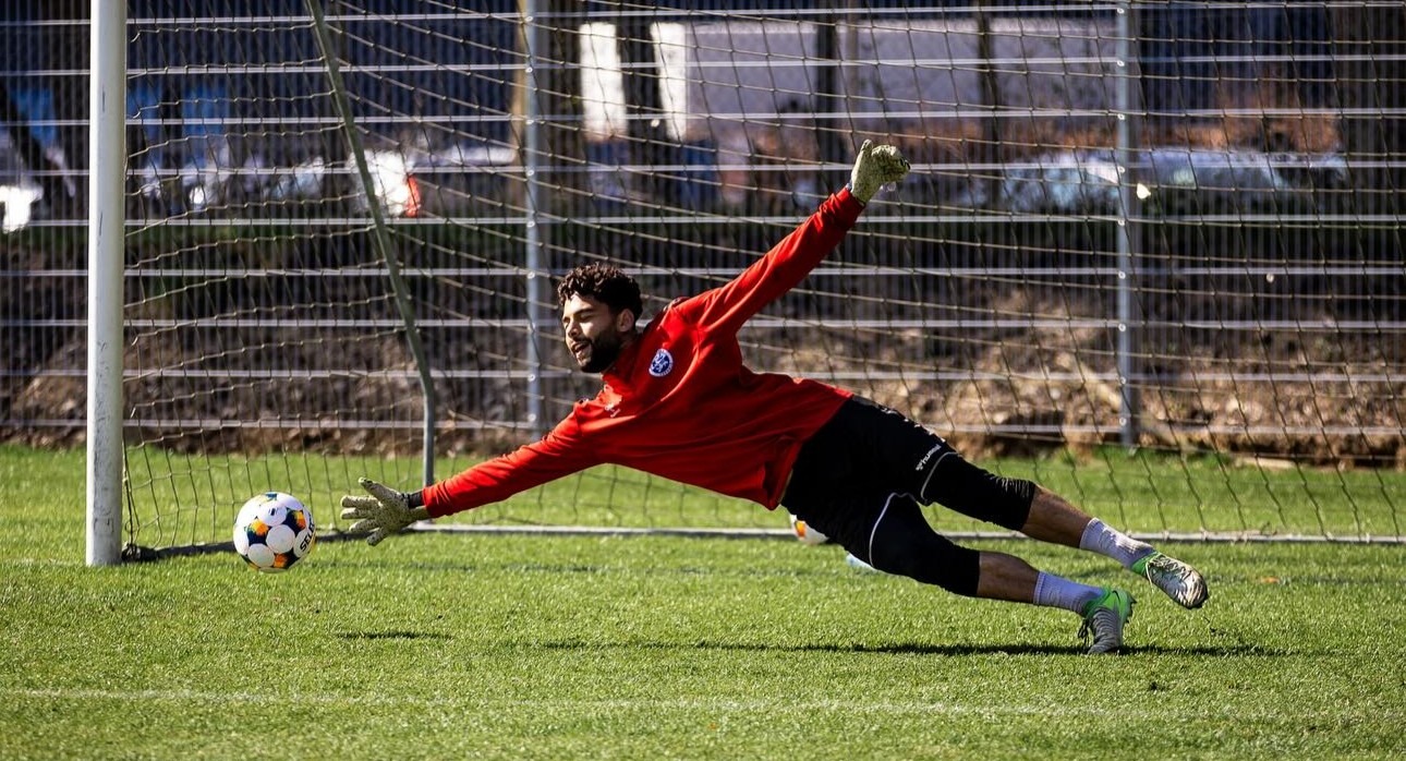 Debut de Portero salvadoreño en la primera división de Dinamarca