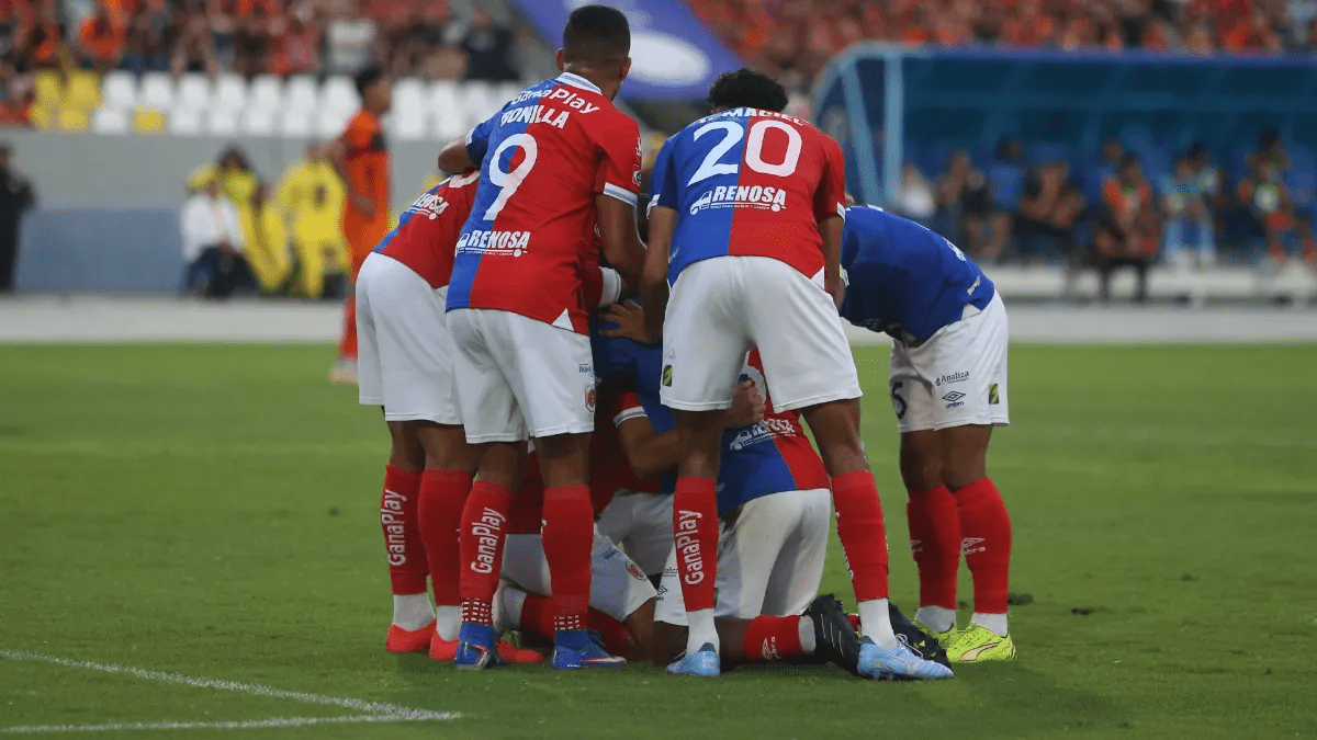 FAS es campeón y Rey de Copas del fútbol salvadoreño