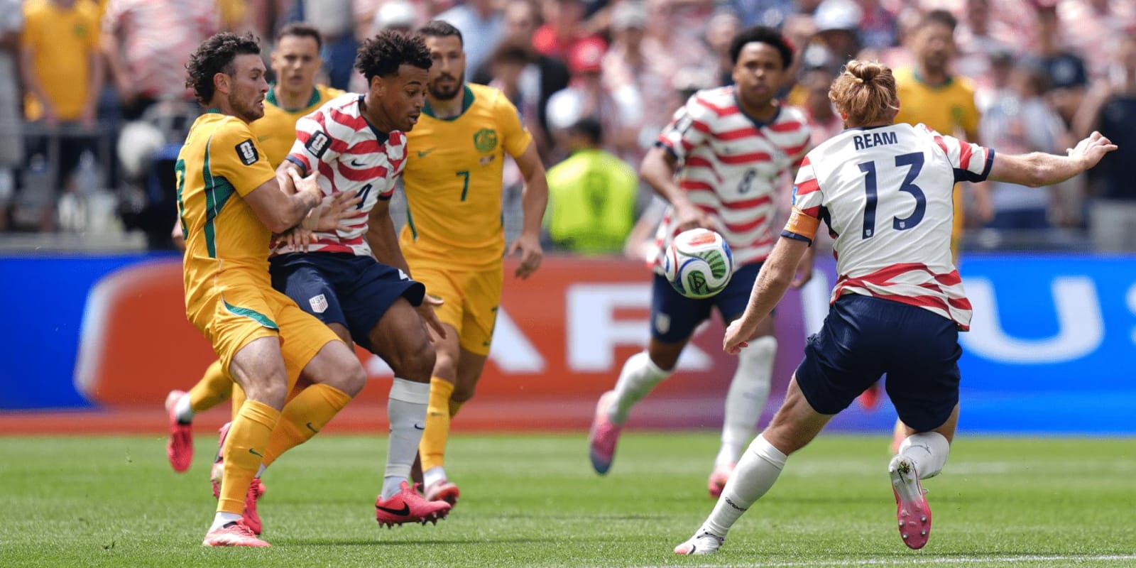 Estados Unidos vence a Australia y se clasifica a la siguiente ronda
